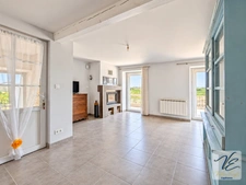 MAISON DE CARACTÈRE – 6 CHAMBRES, ASCENSEUR, TERRASSE ET VUE SUR LES VIGNES – VILLEDAIGNE