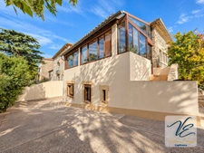 Maison à vendre à Pépieux – 4 chambres, piscine, jardin et très grand garage