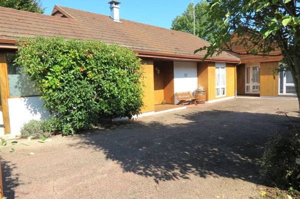 Dpt (71), à vendre  maison PP   Chalon sur Saône