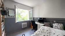 House for sale in Apt - 4 rooms - single storey - 3 bedrooms - flat plot of 458m2 on the heights of Apt