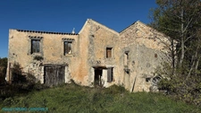 Ensemble immobilier à rénover - Fort potentiel d'exploitation commerciale ou touristique au Pays de Sault
