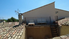 Maison familiale à vendre 7 pièces SAINT TRINIT (84) - Tropézienne avec vue sur les toits du village et la campagne environnante