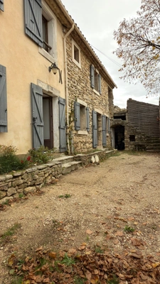 Former 19th-century Provençal farmhouse