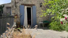 SOUS COMPROMIS - Maison de village avec jardinet et parking - Saint Trinit