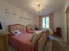 Luberon - Maison familiale de plain-pied avec piscine et fort potentiel