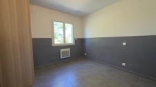 Single-storey house for sale - 4 rooms - 3 bedrooms - Flat plot of 458m2 in the hills above Apt
