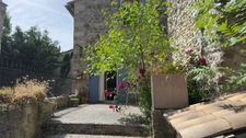 Maison de village avec jardinet et parking - Saint Trinit