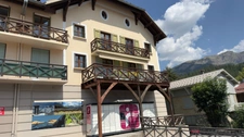Duplex 102m2 rénové - 5 pièces - 3 chambres - balcon avec vue montagnes - proximité stations de ski