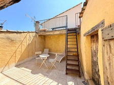 Maison familiale à vendre 7 pièces SAINT TRINIT (84) - Tropézienne avec vue sur les toits du village et la campagne environnante