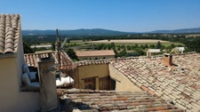 Maison familiale à vendre 7 pièces SAINT TRINIT (84) - Tropézienne avec vue sur les toits du village et la campagne environnante