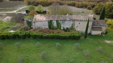 Ancienne ferme pleine de charme offrant un beau potentiel