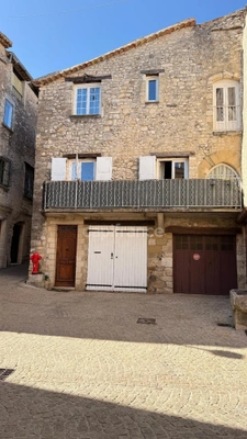 Maison à vendre 4 pièces au centre du village de SAULT (84)