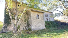 Ensemble immobilier à rénover - Fort potentiel d'exploitation commerciale ou touristique au Pays de Sault