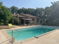 Luberon - Maison familiale de plain-pied avec piscine et fort potentiel