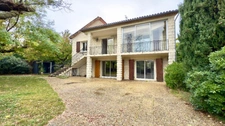 House for sale, 6 rooms, 4 bedrooms with independent apartment on the ground floor - in the countryside, 200m from the village centre