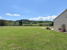Recently built single-story house – Subdivision of land permitted – Prime location