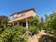 EXCLUSIVITÉ à CARQUEIRANNE - PLAGE DU PRADON - VUE MER - DEUX HABITATIONS INDÉPENDANTES