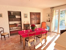 Luberon - Maison familiale de plain-pied avec piscine et fort potentiel