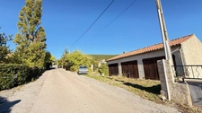 Rare à la vente : grand terrain constructible de 8085m2 avec vue panoramique à Banon (04)