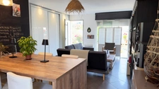 House for sale in Apt - 4 rooms - single storey - 3 bedrooms - flat plot of 458m2 on the heights of Apt