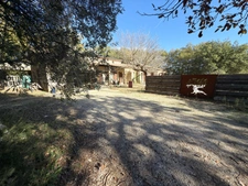 Luberon - Maison familiale de plain-pied avec piscine et fort potentiel