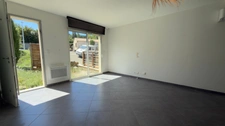 Single-storey house for sale - 4 rooms - 3 bedrooms - Flat plot of 458m2 in the hills above Apt