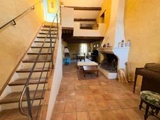 Maison familiale à vendre 7 pièces SAINT TRINIT (84) - Tropézienne avec vue sur les toits du village et la campagne environnante
