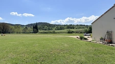 Recently built single-story house – Subdivision of land permitted – Prime location
