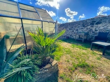 Maison de bourg avec 2 chambres et un jardin clos à CHAVAGNES EN PAILLERS (85)