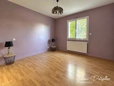 Maison de plain-pied offrant 4/5 chambres avec piscine sur 2000 m² aux BROUZILS (85)