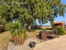 Maison de plain-pied offrant 4/5 chambres avec piscine sur 2000 m² aux BROUZILS (85)