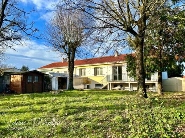 Maison 4 chambres, plein centre MONTAIGU VENDEE (85)