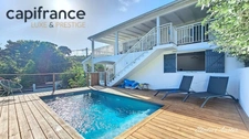 Contemporary villa with sea view and a 2-bedroom apartment