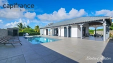 Modern and spacious 6-bedroom villa with swimming pool and 2-bedroom annex