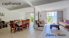 Villa T4 + Large apartment and a Sea view
