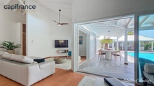Property T4 and its outbuilding  