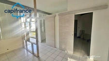 Local professionnel en duplex à Jarry secteur Houelbourg 