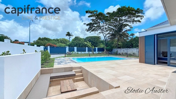 Villa d'architecte T5 moderne et meublée avec piscine 