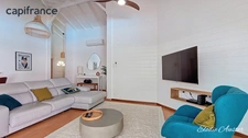 Property T4 and its outbuilding  