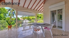 Spacious 6-room villa with swimming pool and its 3-room apartment in a quiet area 
