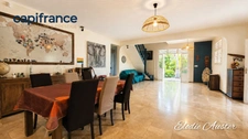 Villa T6 pièces Piscine et Grand jardin arboré  BAIE MAHAULT (971)