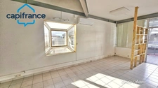 Local professionnel en duplex à Jarry secteur Houelbourg 