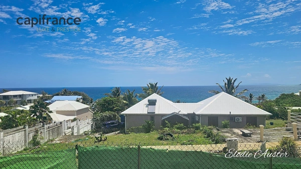 Villa T4 de 150 m2 et sa dépendance T3 de 100 m2 vue mer 