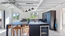 Contemporary villa with sea view and a 2-bedroom apartment