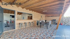 Modern and spacious 6-bedroom villa with swimming pool and 2-bedroom annex