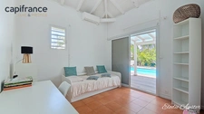 Property T4 and its outbuilding  