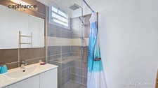 Villa T4 en duplex à louer avec Jacuzzi