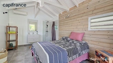 Property T4 and its outbuilding  