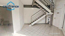 Local professionnel en duplex à Jarry secteur Houelbourg 
