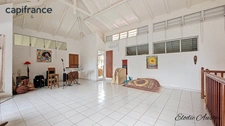 Propriété vue montagnes 12 pièces composée d'une villa et 1 maison créole